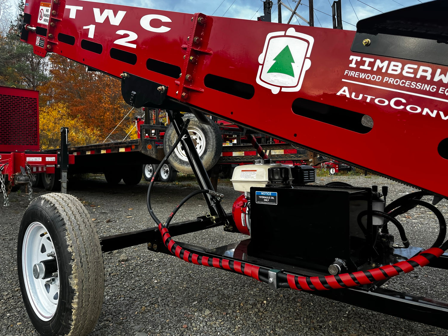 Entry-Level Firewood Conveyor with lift cylinder