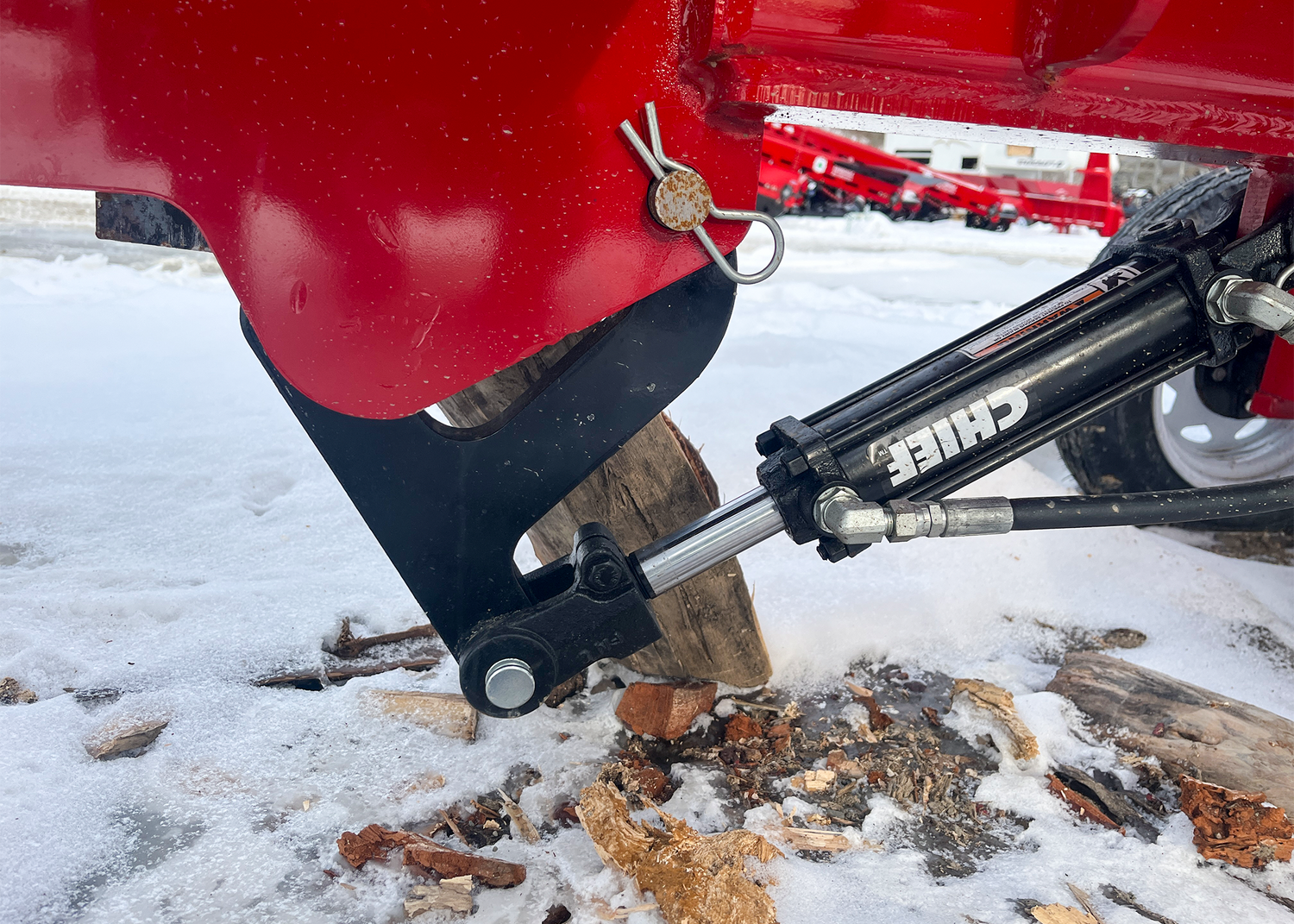 PTO log splitter with hydraulic wedge lift